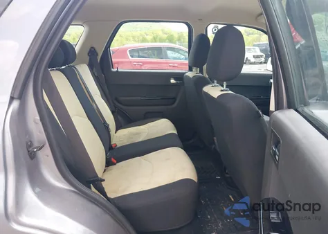 2008 Mazda Tribute I Sport z USA, uszkodzony, nr VIN 4F2CZ02Z48KM14123